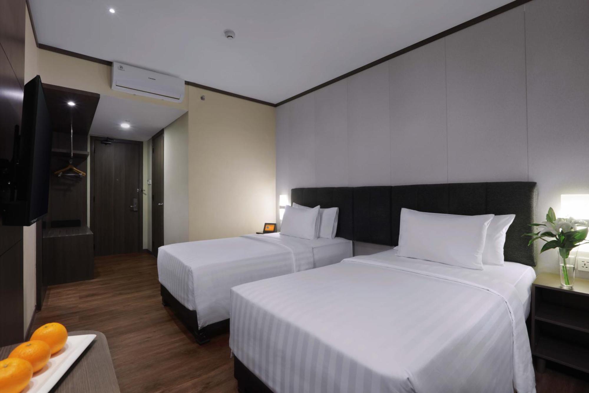Harper Premier Nagoya Batam Exterior foto