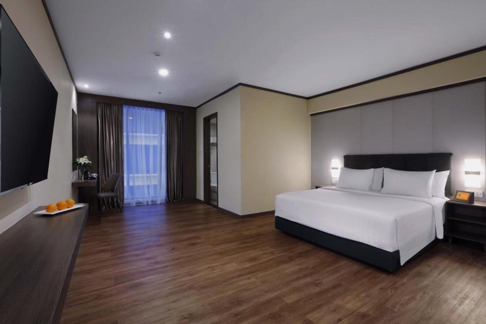 Harper Premier Nagoya Batam Exterior foto