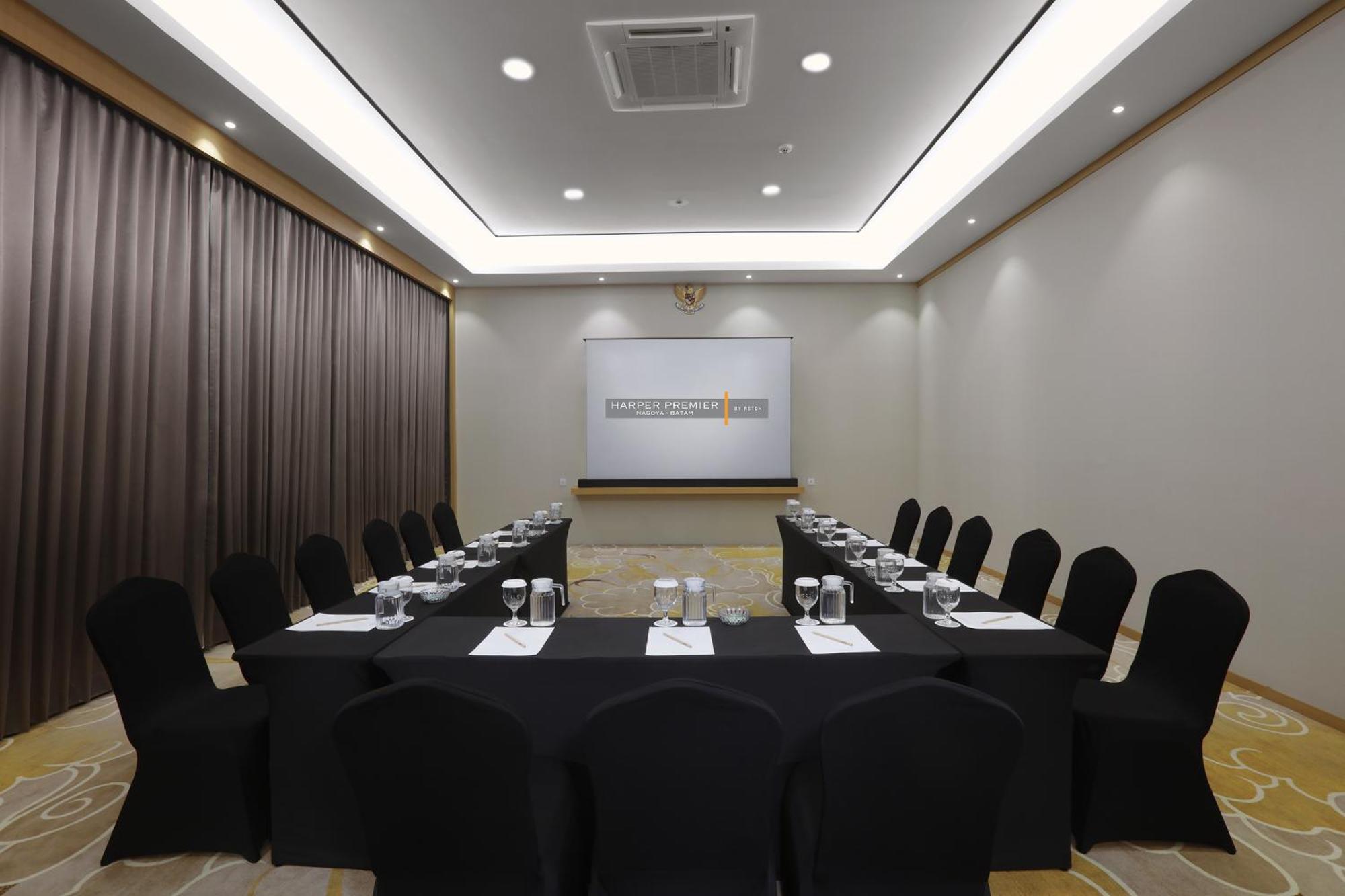 Harper Premier Nagoya Batam Exterior foto